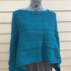 New women’s hand knit wool green poncho OS